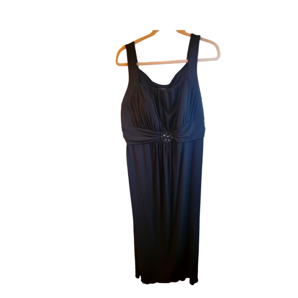 WomansvSleeve Less dress